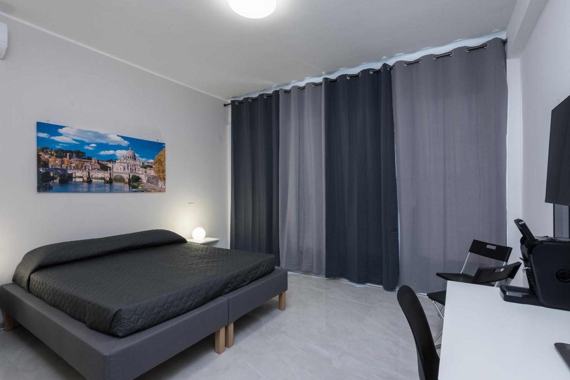 Travelershome Ciampino Airport Guesthouse 600M To Airport Exteriör bild