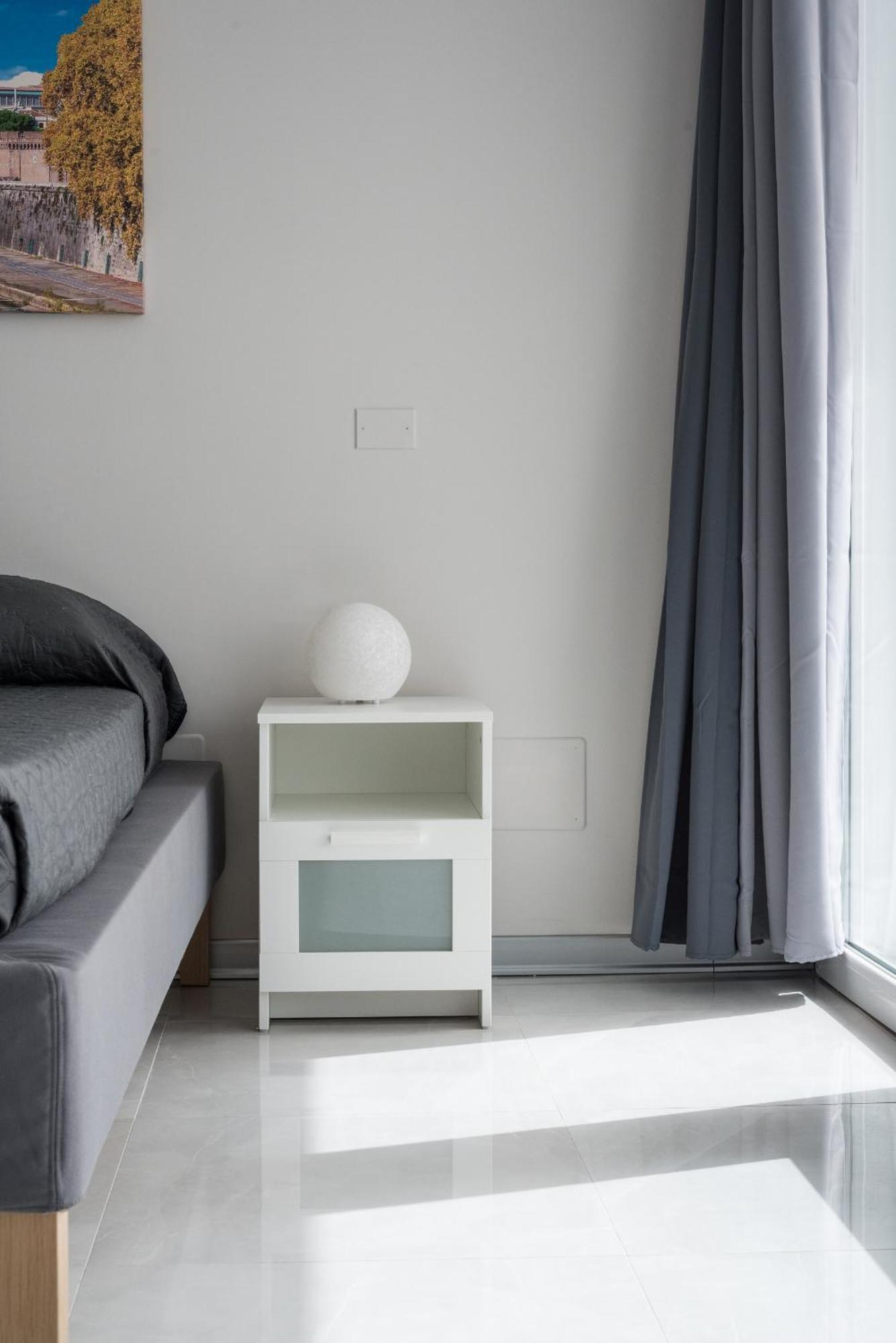 Travelershome Ciampino Airport Guesthouse 600M To Airport Exteriör bild