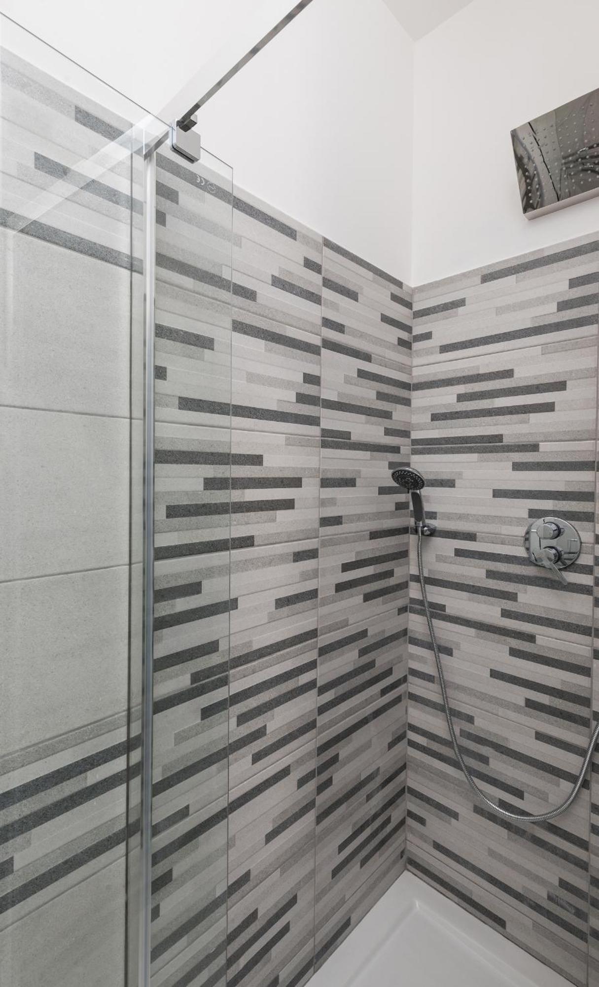 Travelershome Ciampino Airport Guesthouse 600M To Airport Exteriör bild