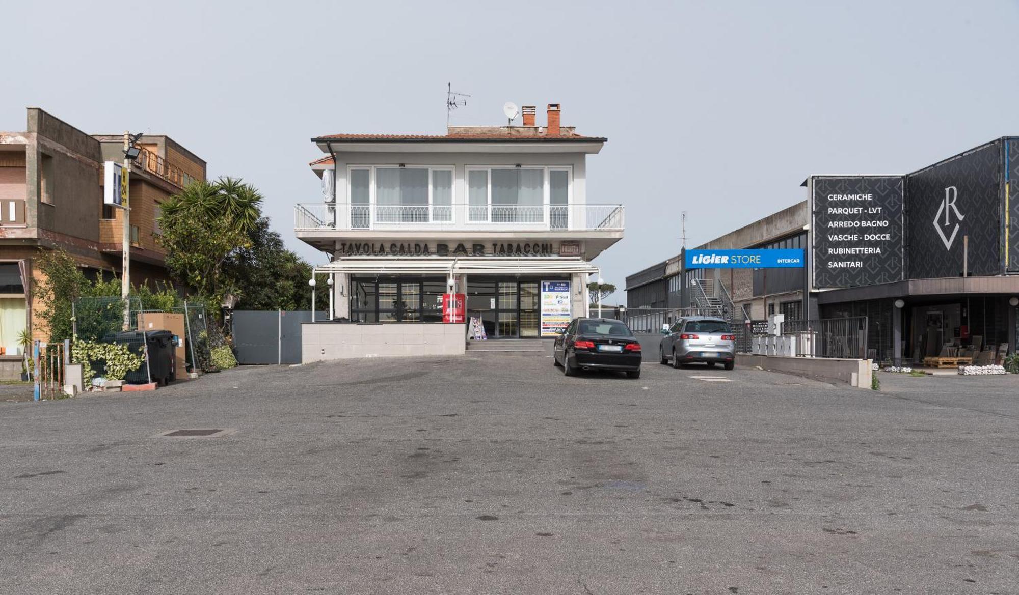 Travelershome Ciampino Airport Guesthouse 600M To Airport Exteriör bild