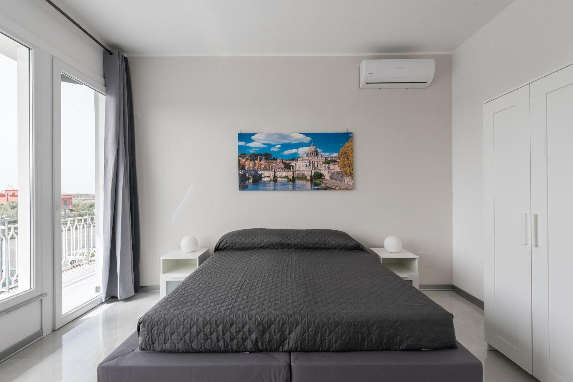 Travelershome Ciampino Airport Guesthouse 600M To Airport Exteriör bild