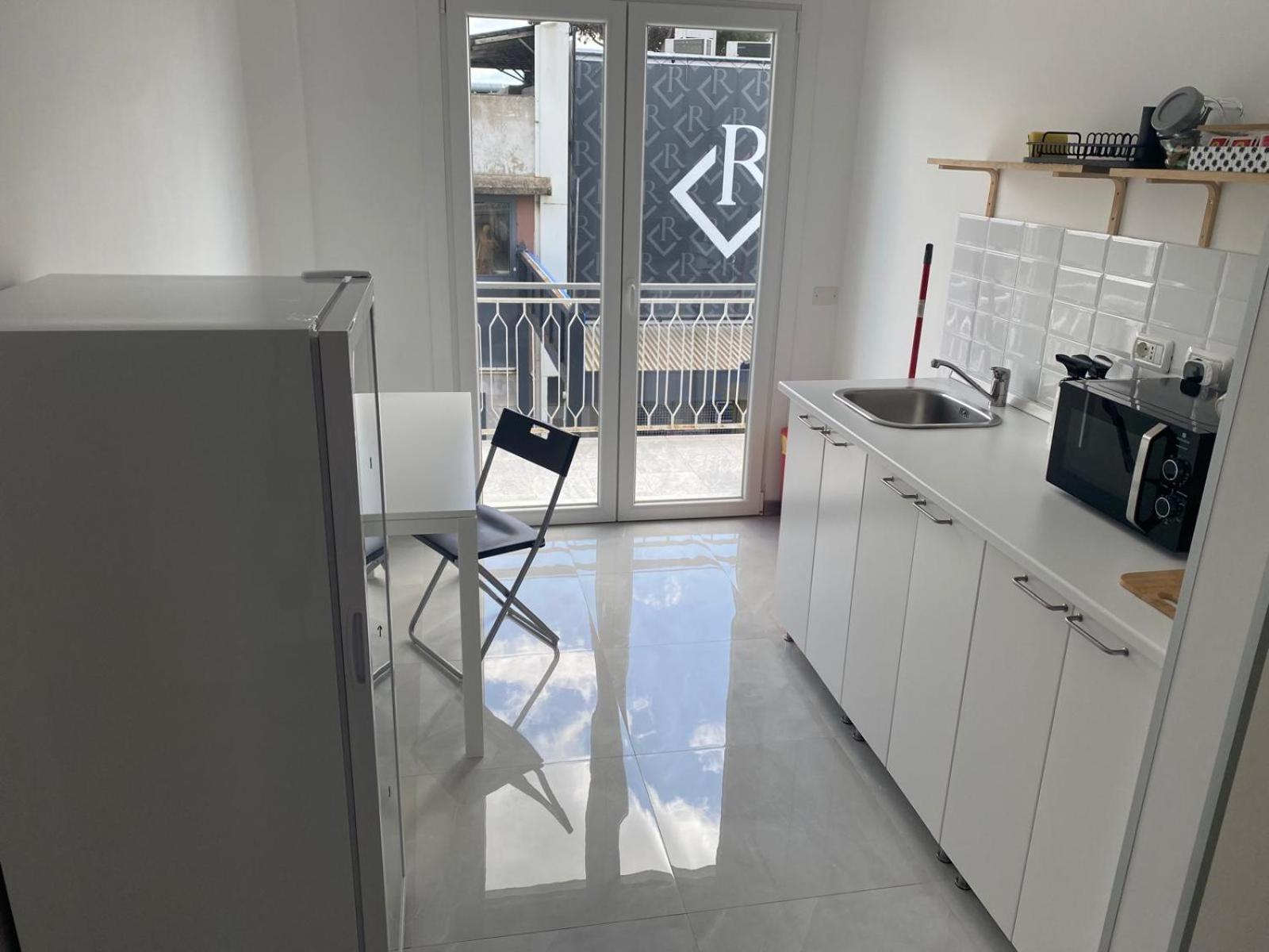 Travelershome Ciampino Airport Guesthouse 600M To Airport Exteriör bild